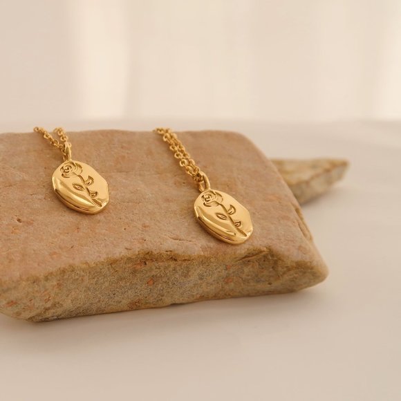 NEW 18K Gold Plated Rose Flower Pendant Necklace - Picture 11 of 16